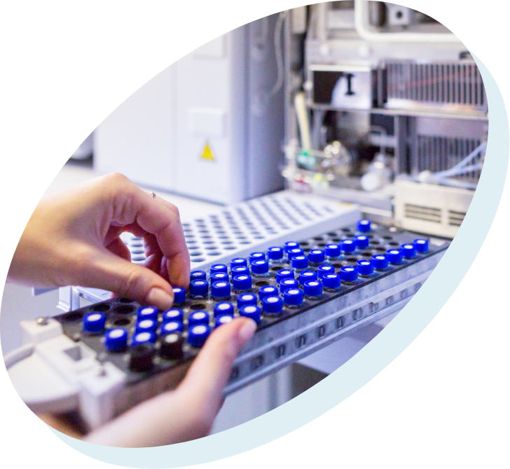 Performing small molecule analysis